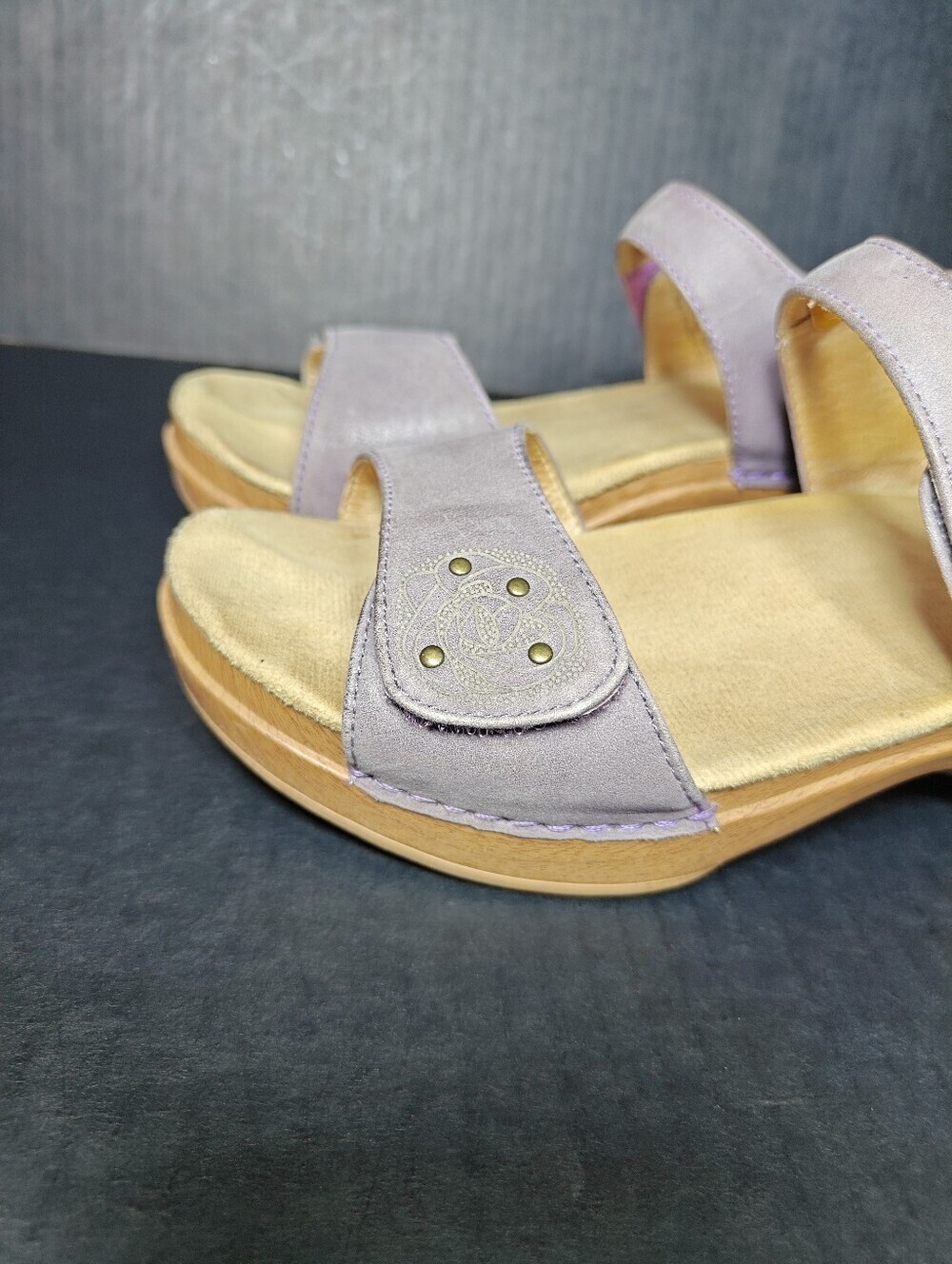 Dansko Double Leather Studded Strap Lavender Wedge Sandals Women's Shoes 8.5-9 - Picture 3 of 11